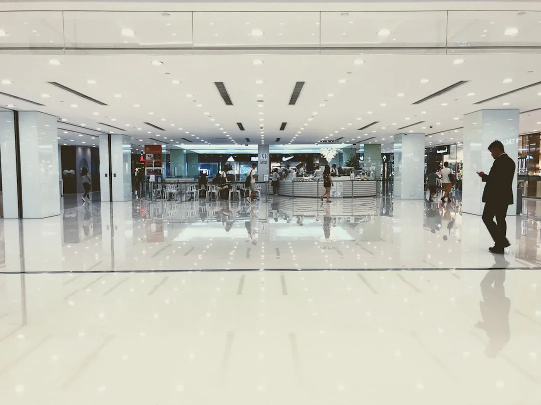 2025海南零售门店形象设计新趋势:从陈列手册到橱窗动线的落地实践正文配图 2